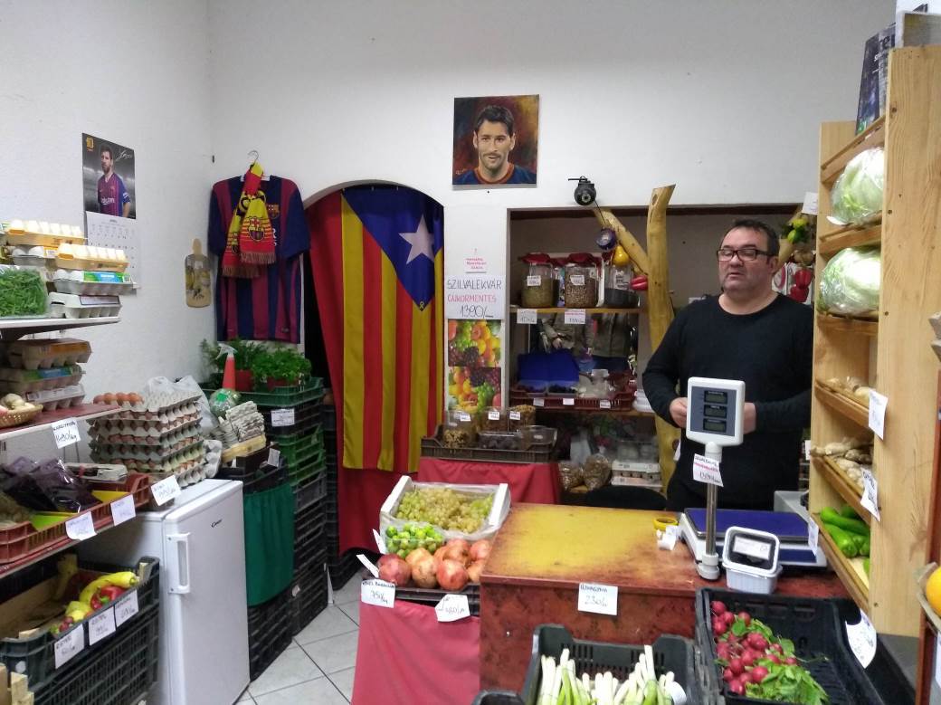  Leo Mesi prodavnica Budimpešta ikona i zastava Katalonije sportske vesti (FOTO) 