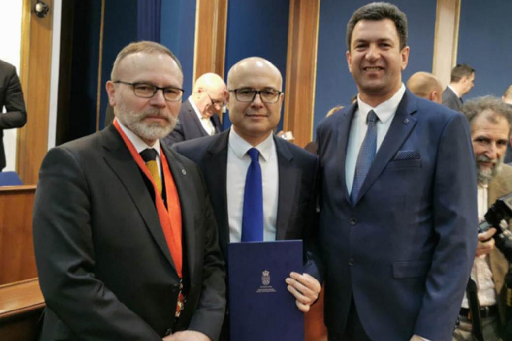  Gradonačelniku Novog Sada Milošu Vučeviću dodeljenja je  Svetosavska nagrada 