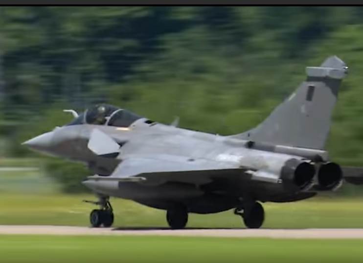  zemlja naoružavanje albanci švajcarska borbeni avioni 200 godina 