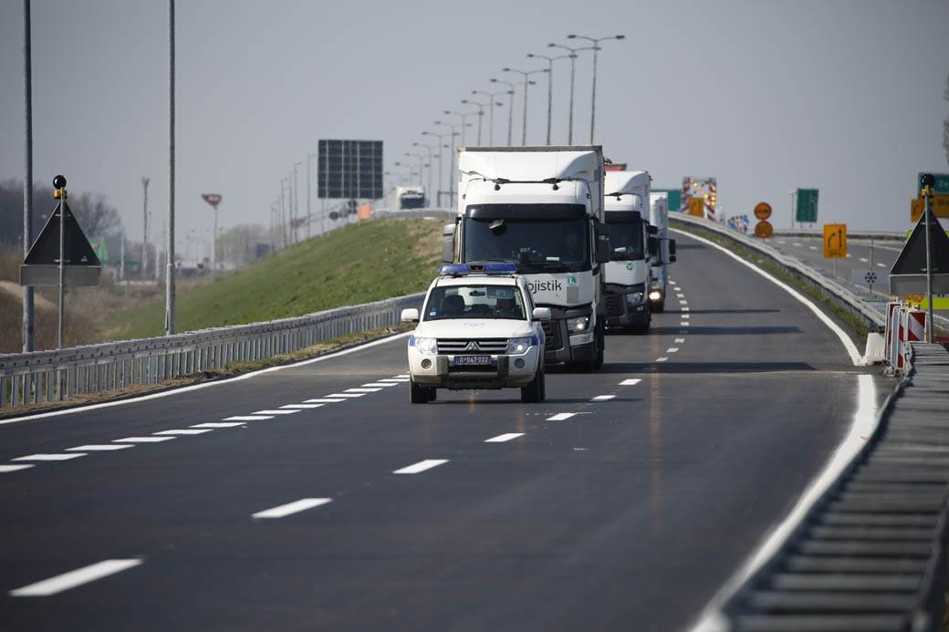  Vanredno stanje - Srbija - Kamioni u tranzitu od danas bez policijske pratnje 