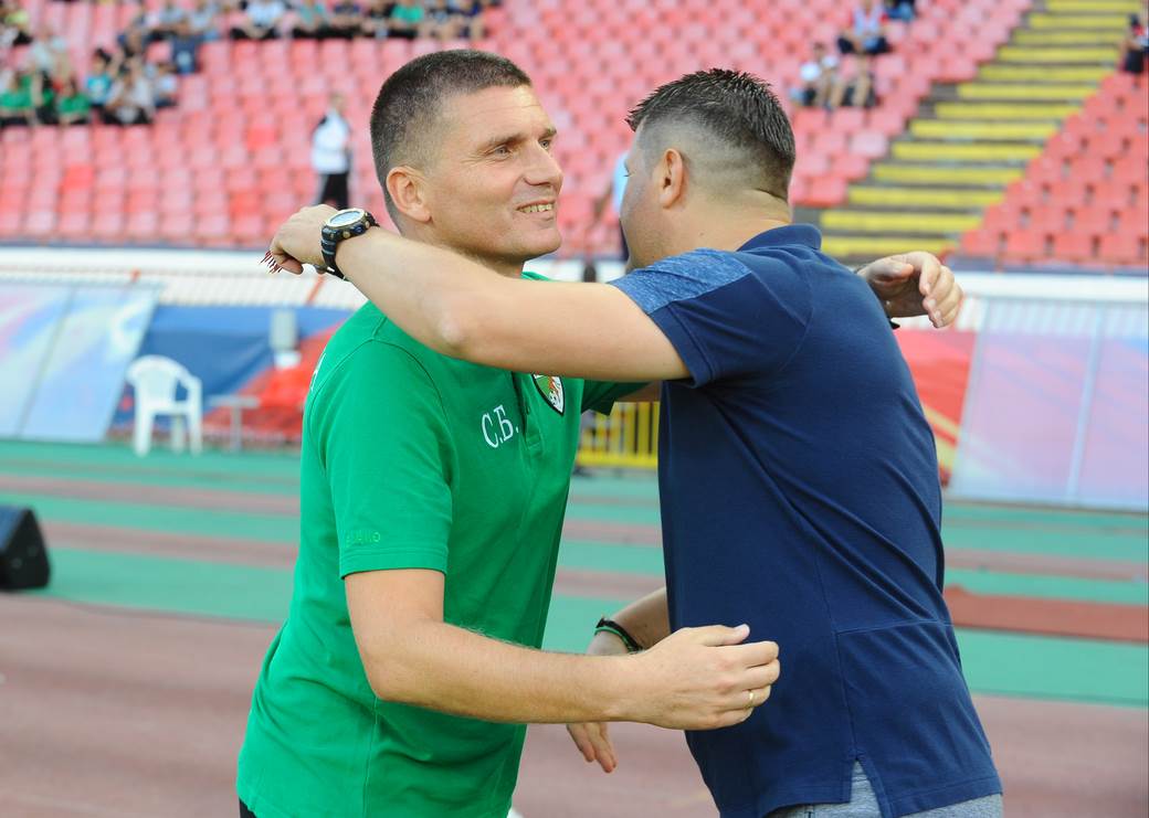  Srpski fudbaleri i trener Kazahstan plate 