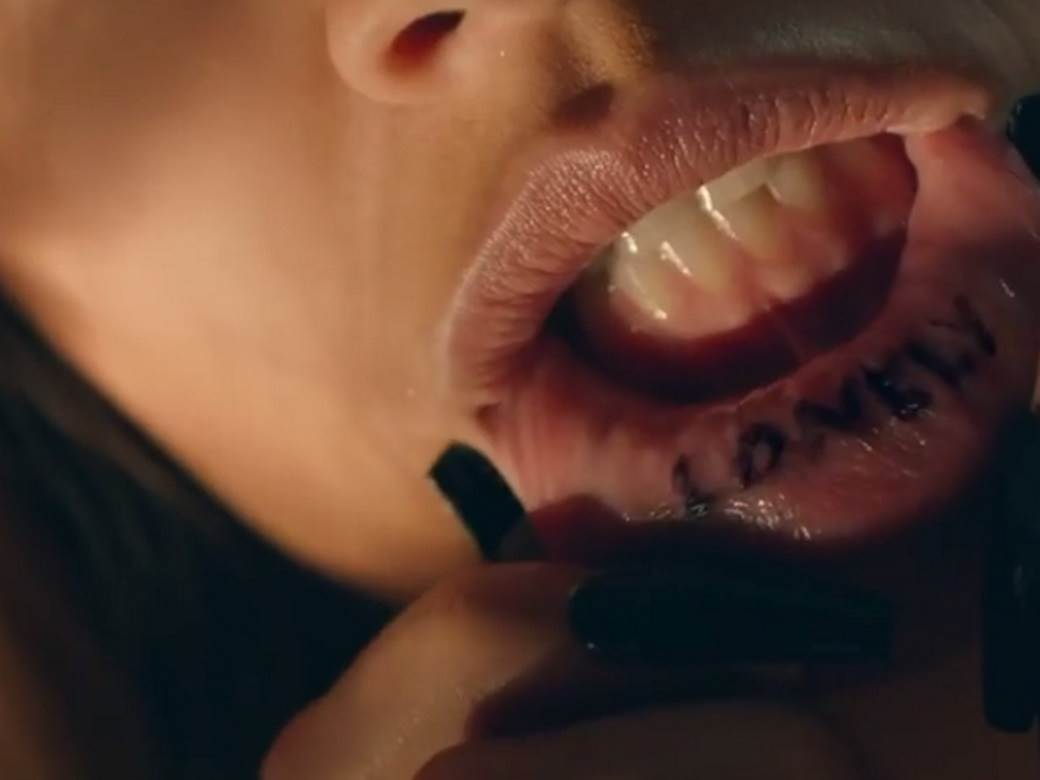  Rita Ora gola u novom spotu 