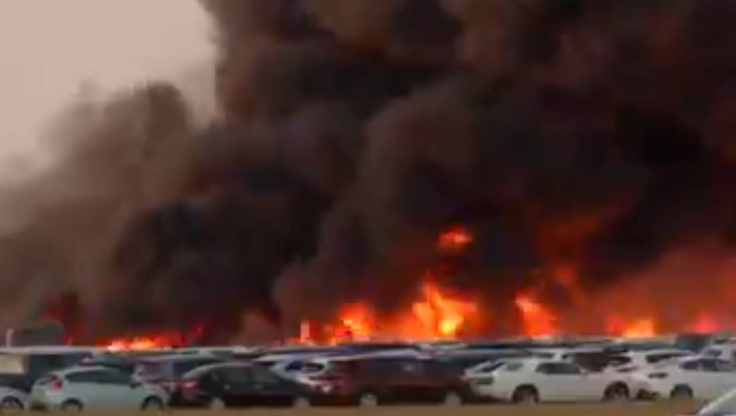  SAD požar aerodrom automobili  