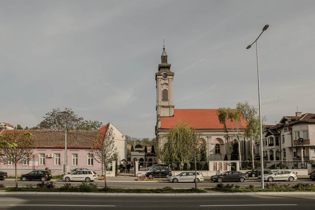  Slovenija korona virus mere crkva misa broj telefona 