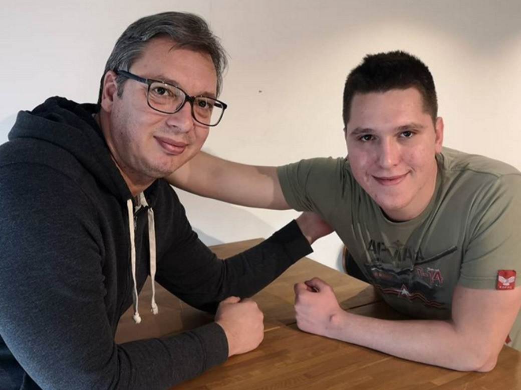  Vučić o sinu Danilu: Moj životni moto je borba! Fotografija oca i sina 