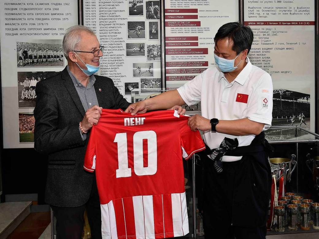  Kineski lekari FK Crvena zvezda 