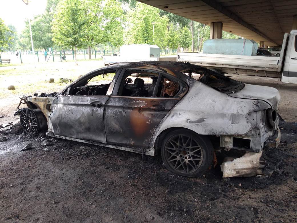  Eksplozija u Novom Sadu: BMW izgoreo ispod Mosta slobode 