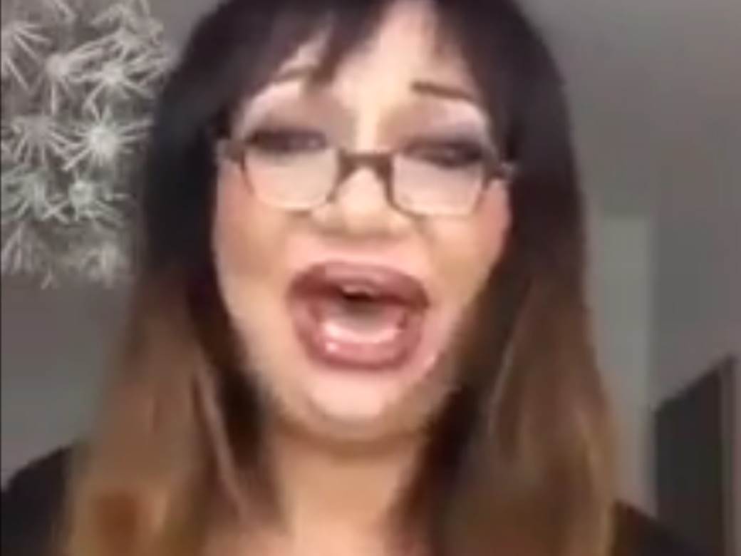  Smešni video žena peva Hallelujah  