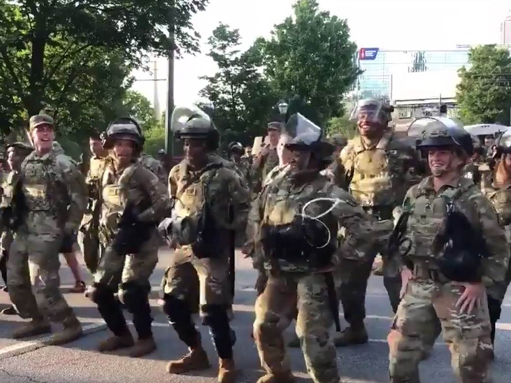  Protesti u Americi vojska pleše Makarenu 