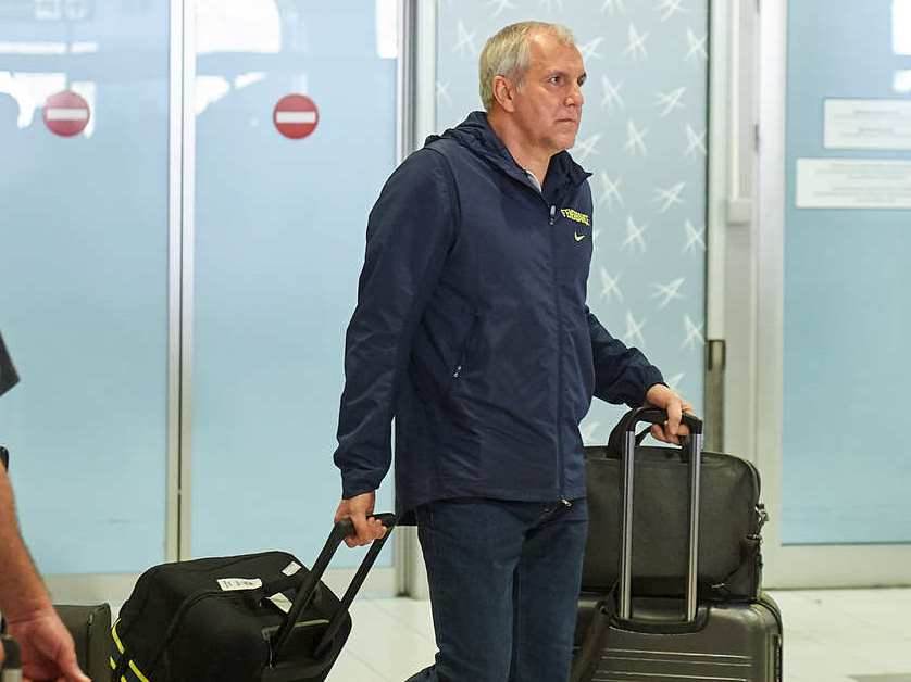  Željko Obradović se vratio u Tursku aerodrom doček novinari Fenerbahče pitanje 