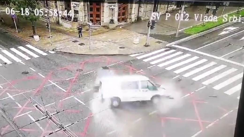  Nesreća ispred Vlade Srbije - snimak - trenutak udesa 