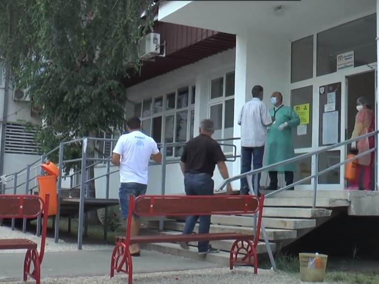  Kovid bolnica ukrali suncobrane u Kragujevcu ispred ambulante 