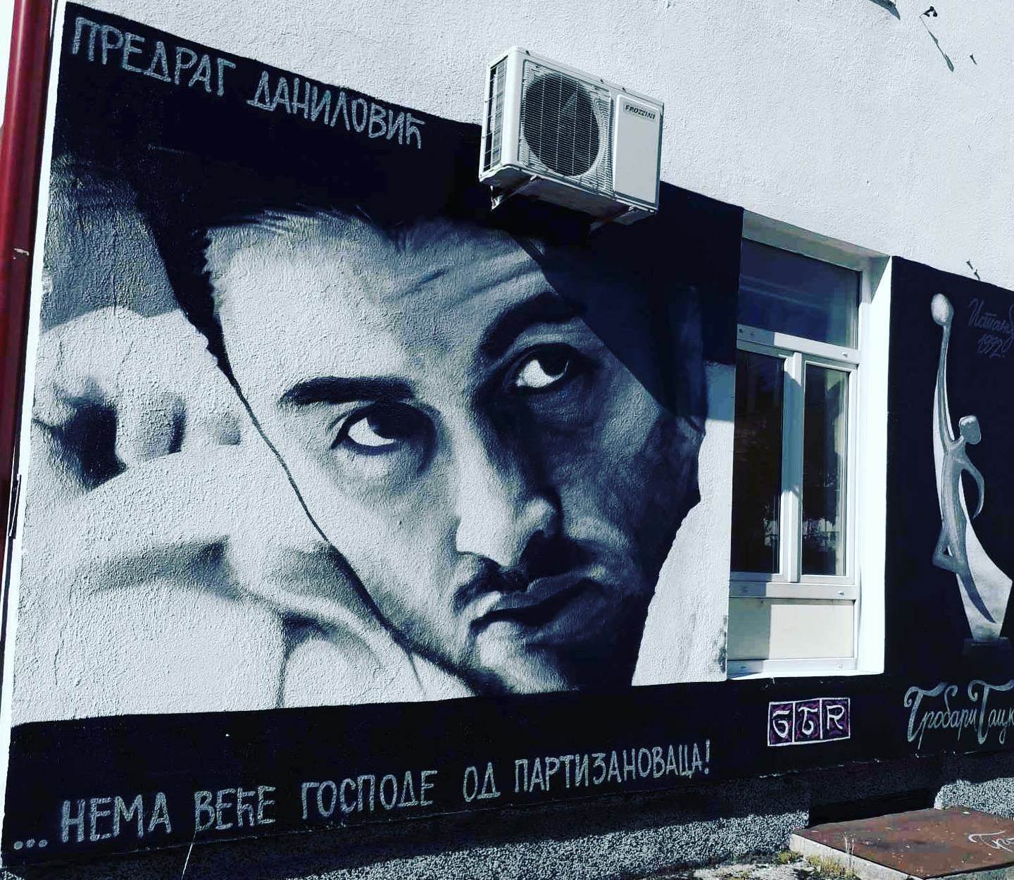 KK Partizan GTR grobarski trash romantizam murali grafiti Gacko Danilović Đorđević 