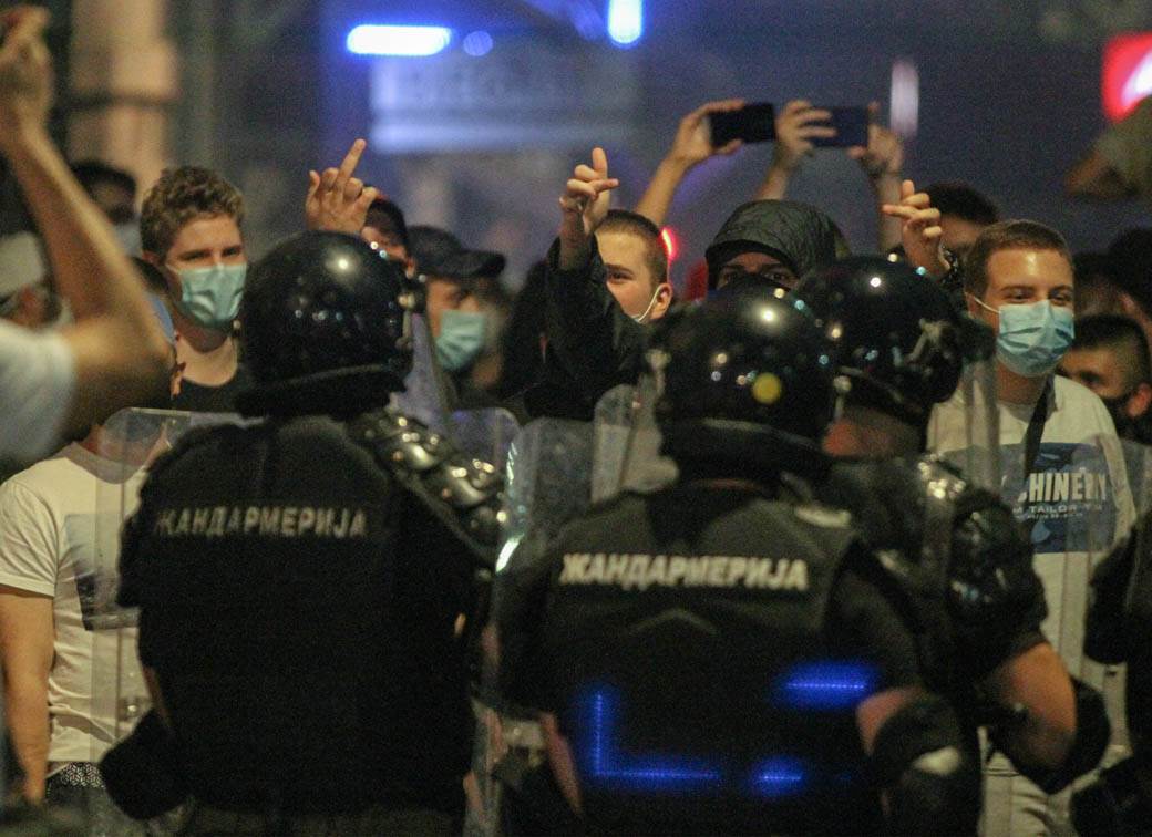 protest-neredi-policija-beograd-stefan-stojanovic-7.jpg