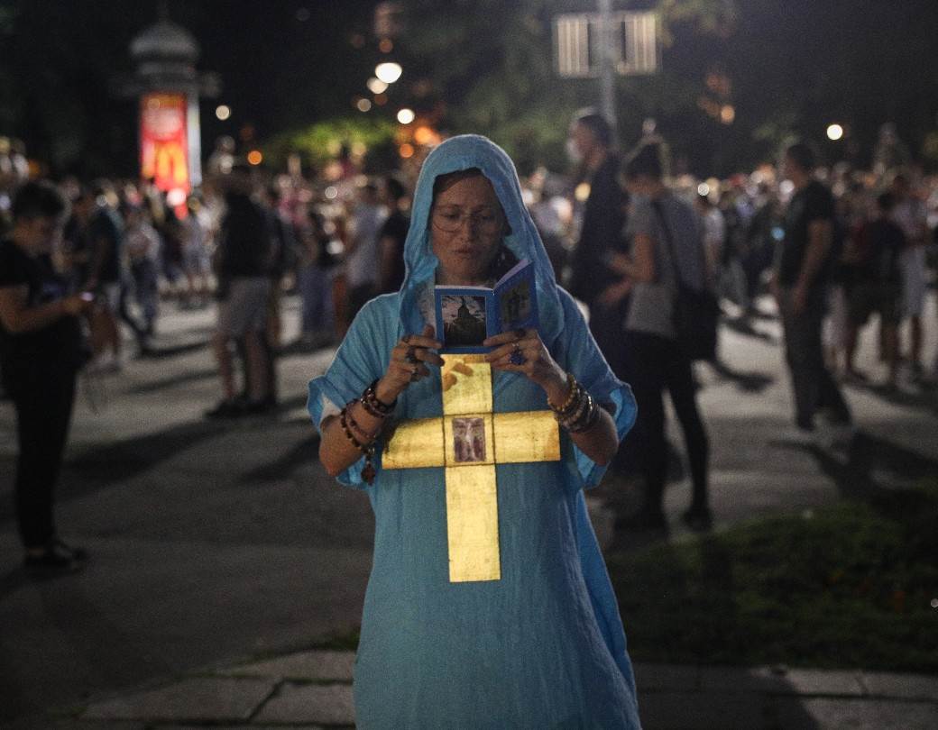  Protesti u Beogradu peto veče oltar ispred Skupštine Srbije 