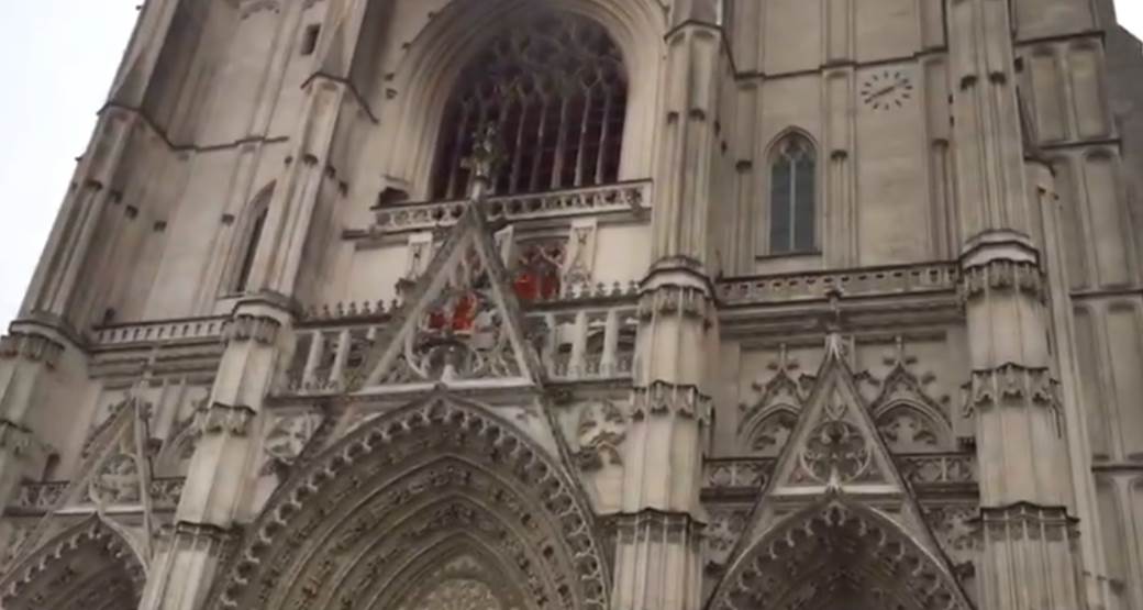  Požar Francuska - Gori Katedrala VIDEO 