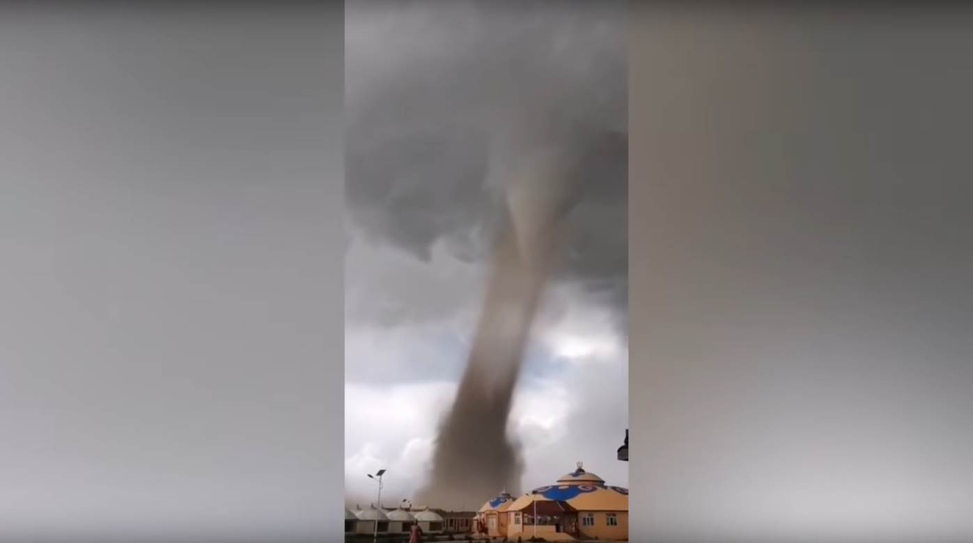  Kina tornado protutnjao Unutrašnjom Mongolijom video 