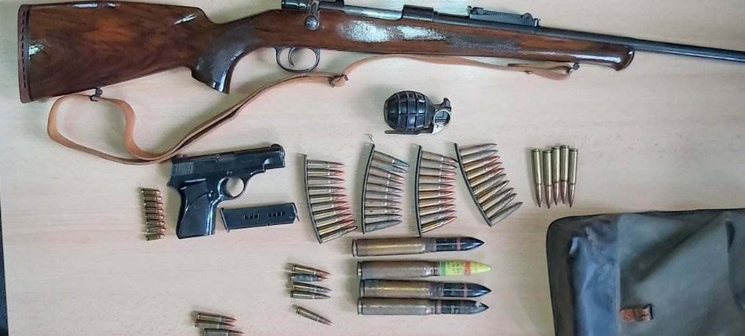  Crna Gora - pronađeno veće količine oružja u kampu  