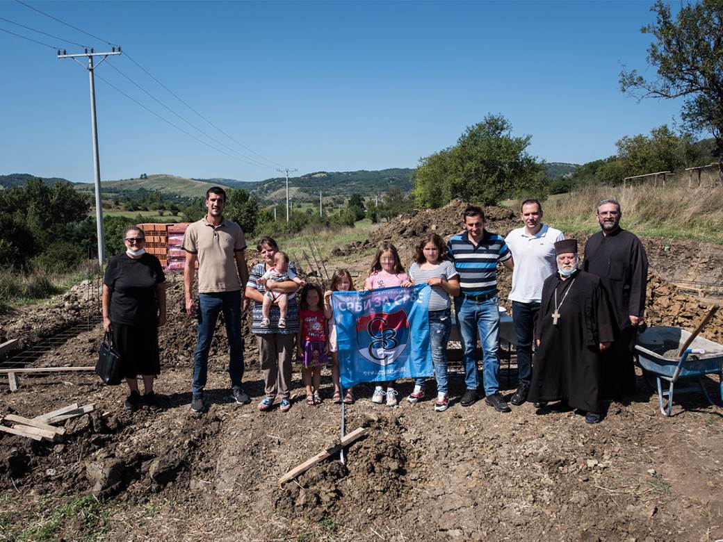  Marko Kešelj humanitarna akcija Srbi za Srbe pomoć porodica Tasić Kosovo i Metohija izgradnja kuće 