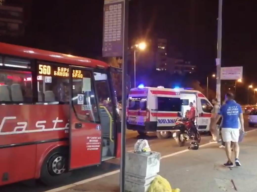  Žarkovo - Saobraćajna nesreća - Lastin autobus udario motociklistu 