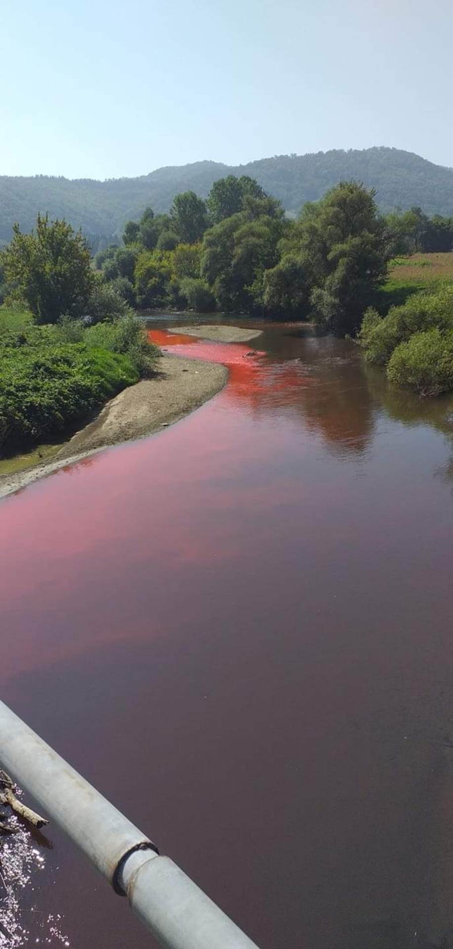  Reka Bjelica crvena tečnost 