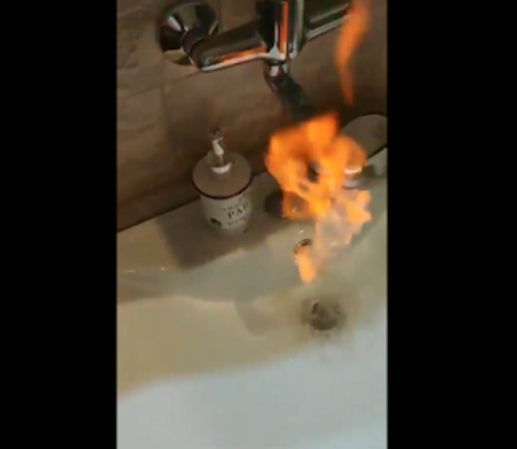  Zrenjanin-voda iz česme-vatra-nadležni-objašnjenje-snimak 