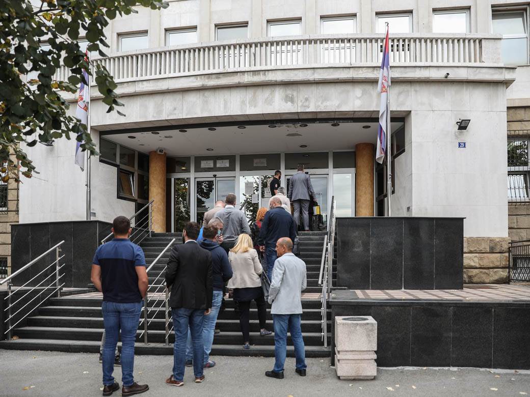 zoran jelicic valjevski klan udario advokata ispred suda odlozeno sudjenje 