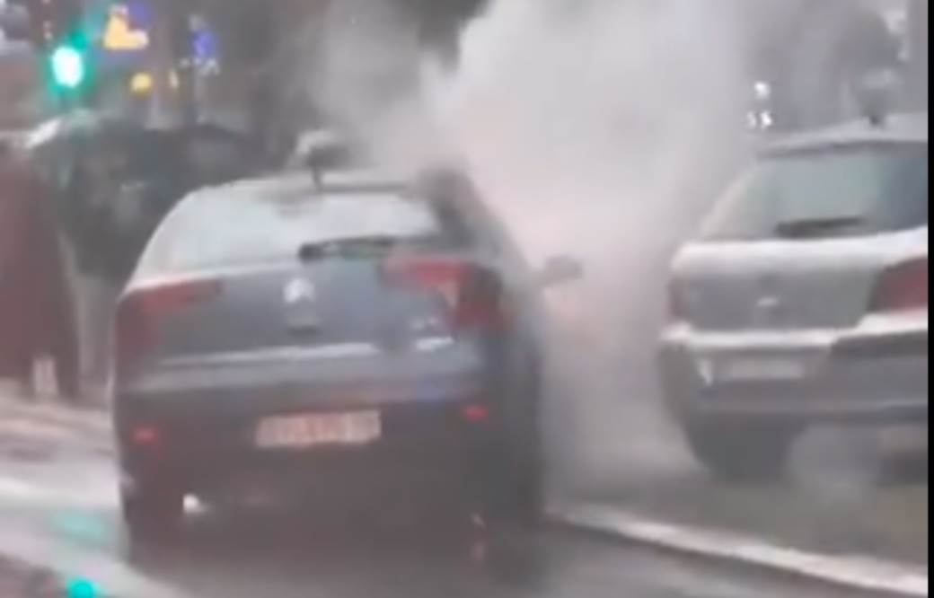  Beograd saobraćajna nesreća zapalio se automobil 