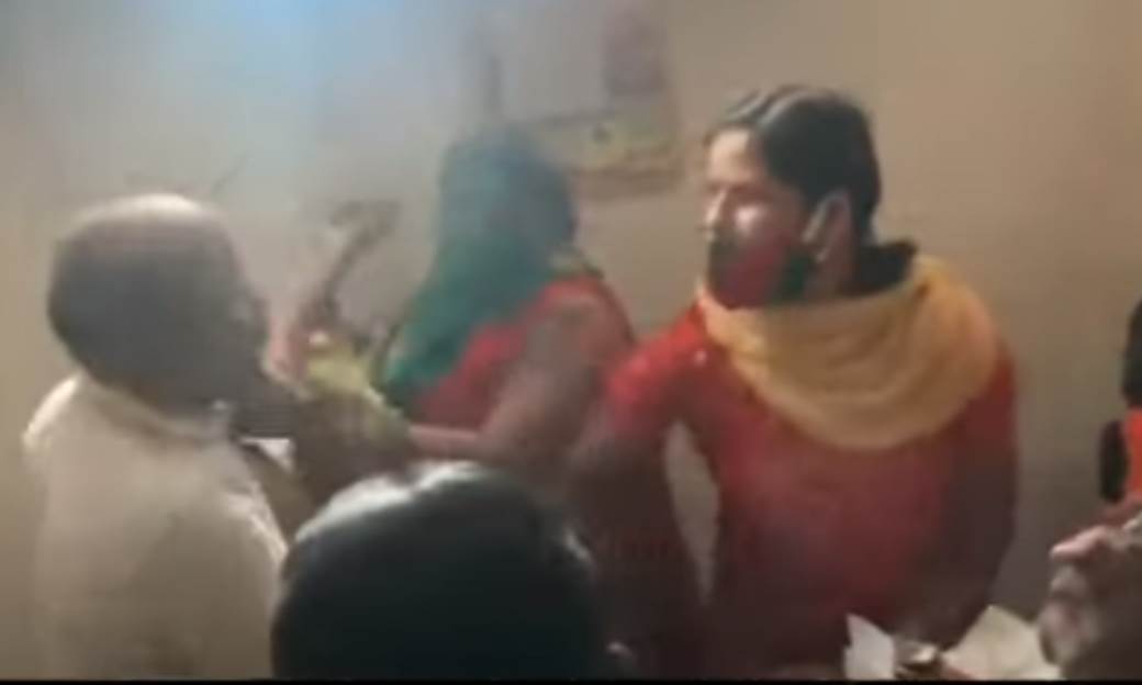  indija egzorcista silovanje devojčica batine video 