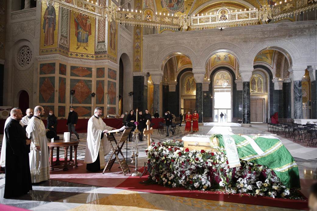  patrijarh irinej otvoren kovceg liturgija saborna crkva  
