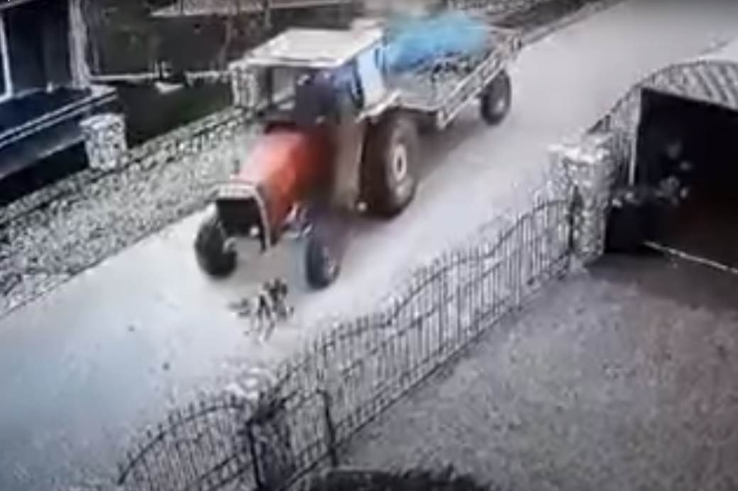  traktorom pregazio psa video 