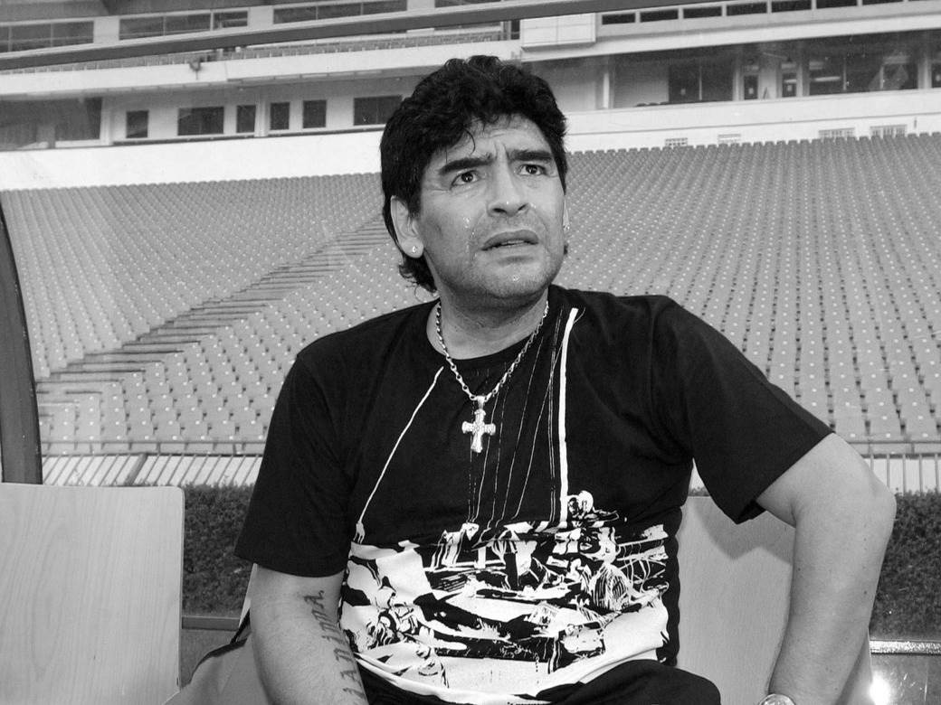  Dijego Maradona sahranjen bez srca 
