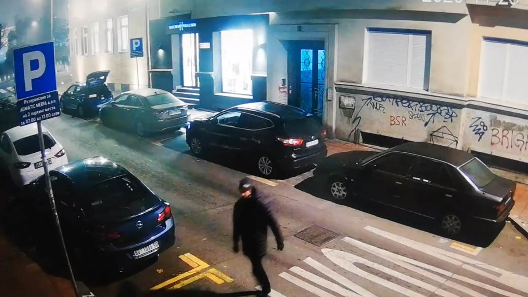  beograd snimak pljacke lopovi automobil koverta video 