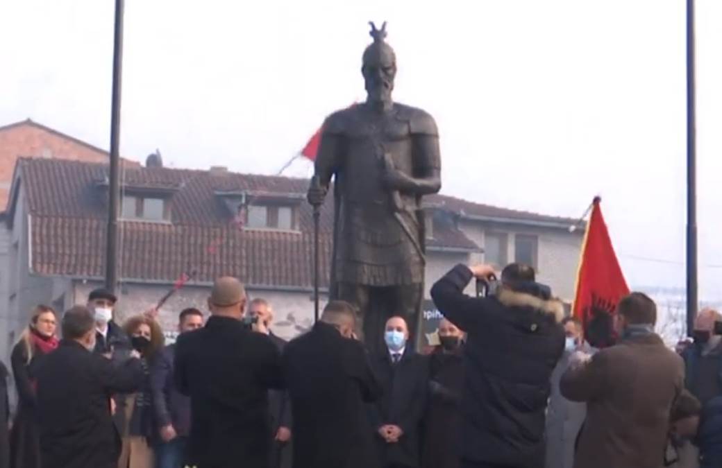  spomenik skenderbeg prizren kosovo srpsko poreklo 