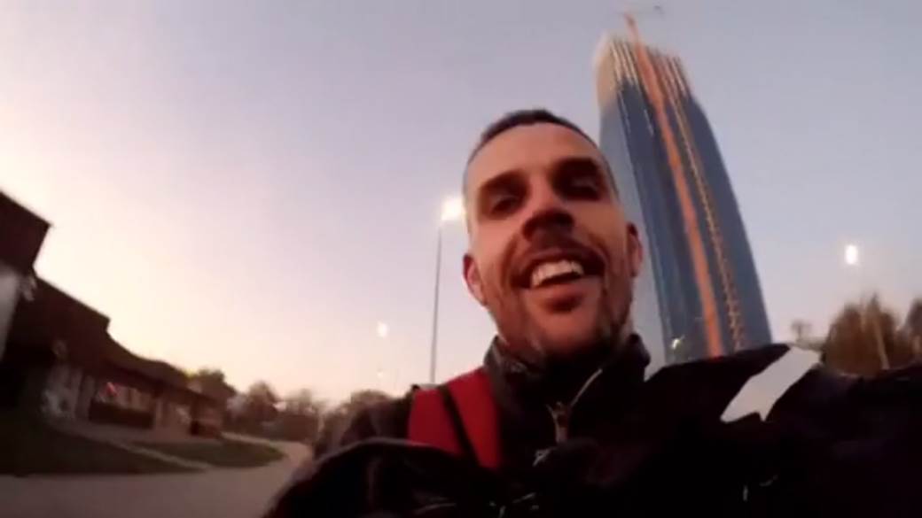  skok najvisa zgrada u beogradu padobranac adrenalin novi beograd 