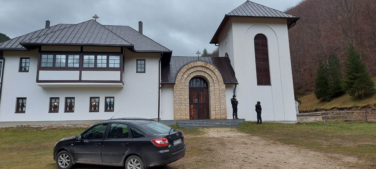  monah stefan manastir glogovac ubistvo narkoman crkva spc sipovo polciija 
