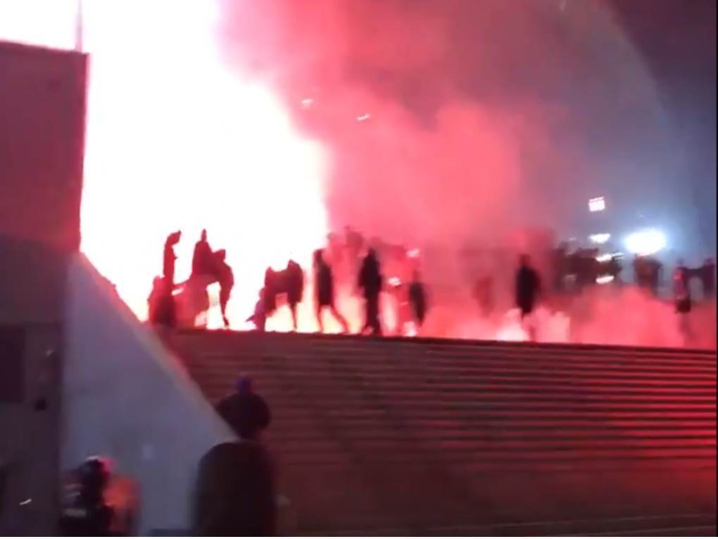  navijaci marseja neredi francuska policija reakcija video 