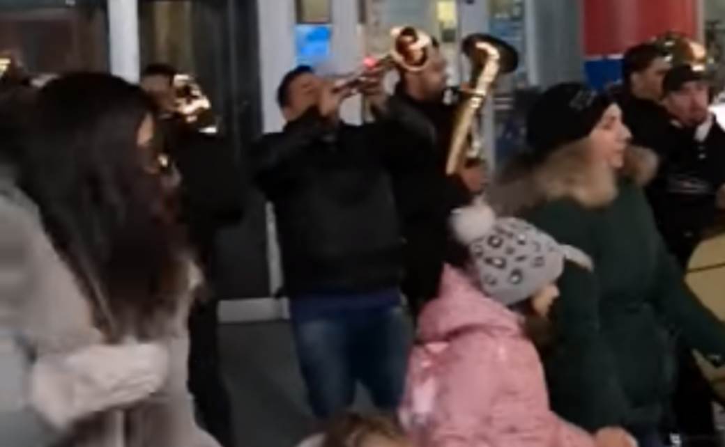  proslava bozica beograd knez mihailova trubaci kolo 