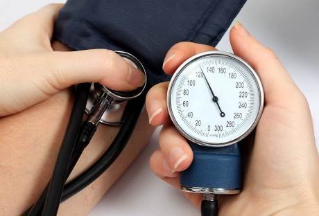 visok krvni pritisak kod zena trenutno snižavanje tlaka