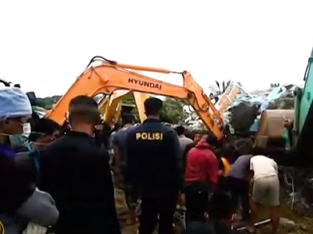  indonezija zemljotres povredjeni video 