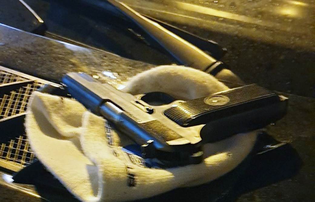  beograd pucnjava vracar cuburski park mladici ranjeni pistolj mup policija foto 