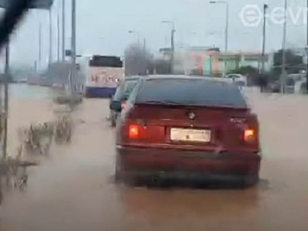  grcka poplave potopljene ulice video 