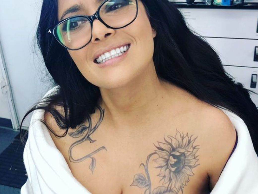  salma hajek dekolte grudi novi film 2021 tetovaze 