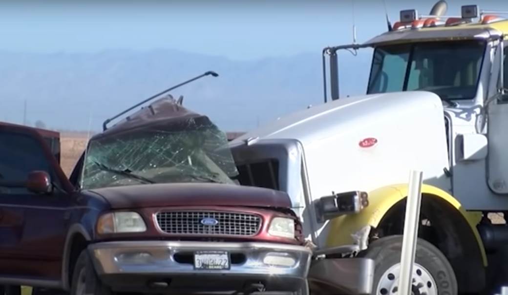  saobracajka amerika dzip suv kamion kalifornija 14 mrtvih 