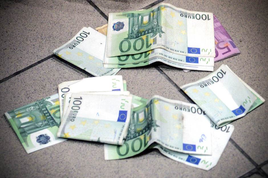  lazne novcanice 50 evra falsigikat evro dinari narodna banka novac 