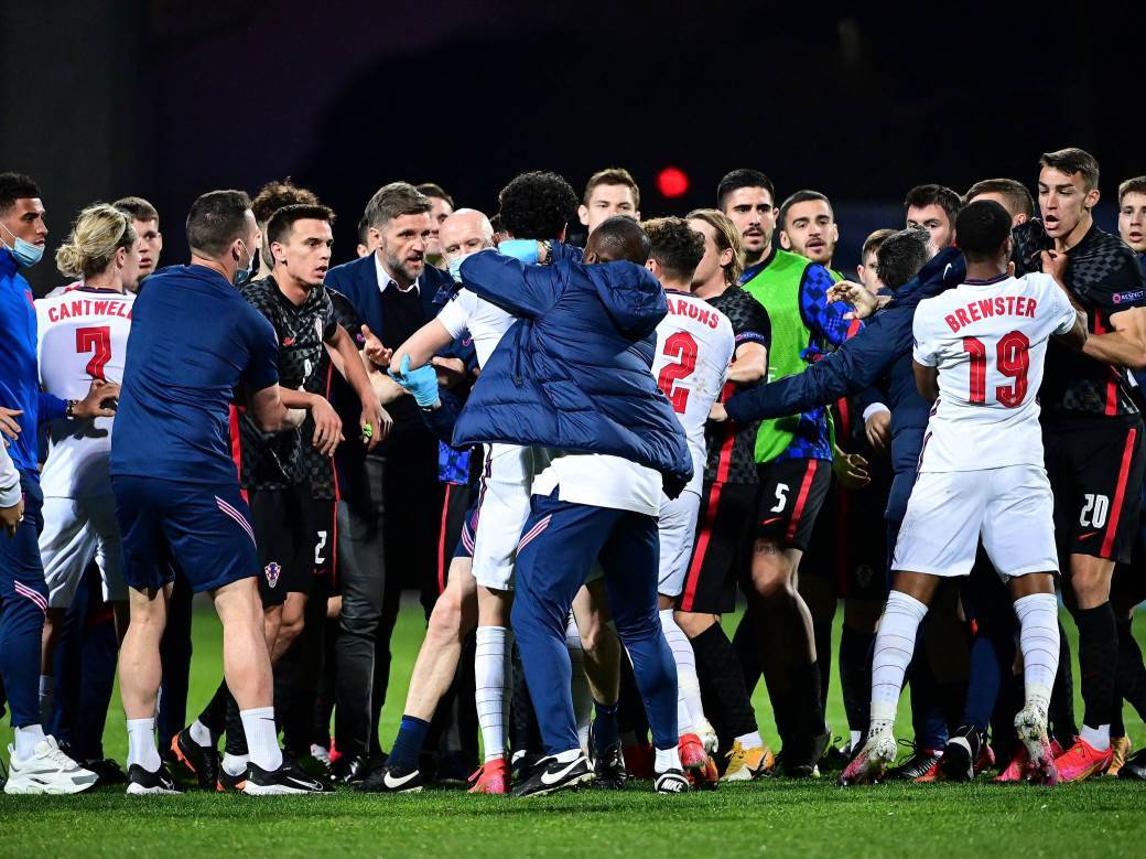  engleski fudbaler hteo da tuce hrvate mlade reprezentacije engleska hrvatska kurtis dzouns video 