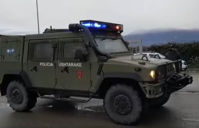  albanci poslali vojsku i policiju na strajkace aerodrom kontrola leta 