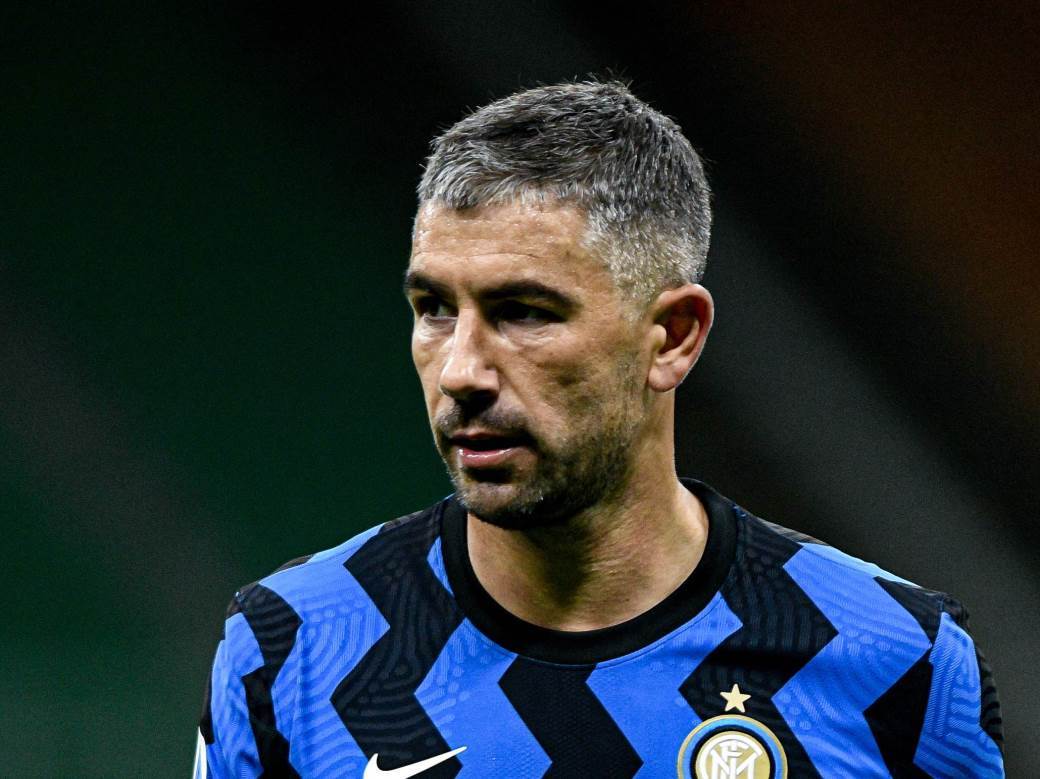  Aleksandar Kolarov napušta Inter 