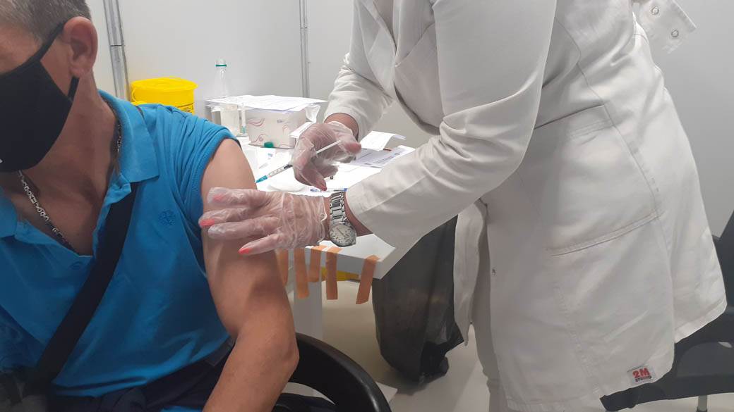  Napadnuta doktorka tokom vakcinacije 