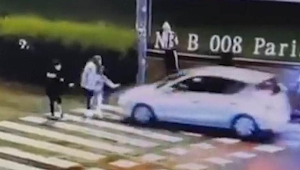  snimak nesrece na novom beogradu automobil udario devojcicu 